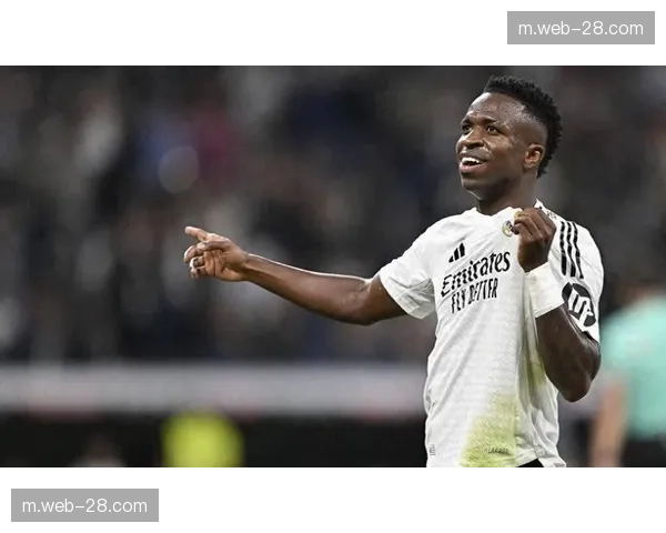 皮克尔抗议染红离场,西班牙人中场情绪失控加剧球队困境 皮克尔抗议染红离场,西班牙人中场情绪失控加剧球队困境